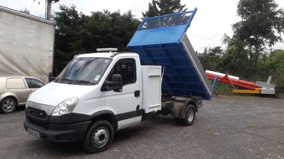 Iveco Daily 2014 7 Tonne Tipper with Crane - Image 1