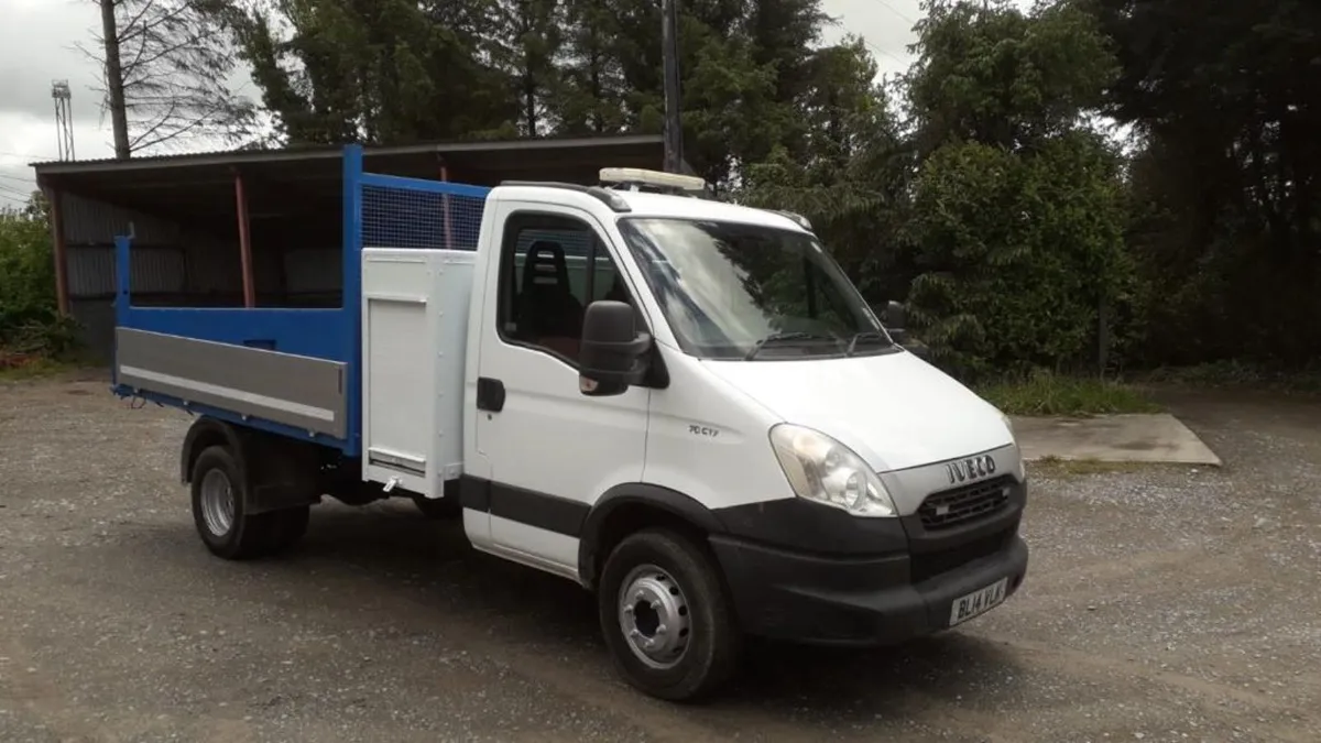 Iveco Daily 2014 7 Tonne Tipper with Crane - Image 3