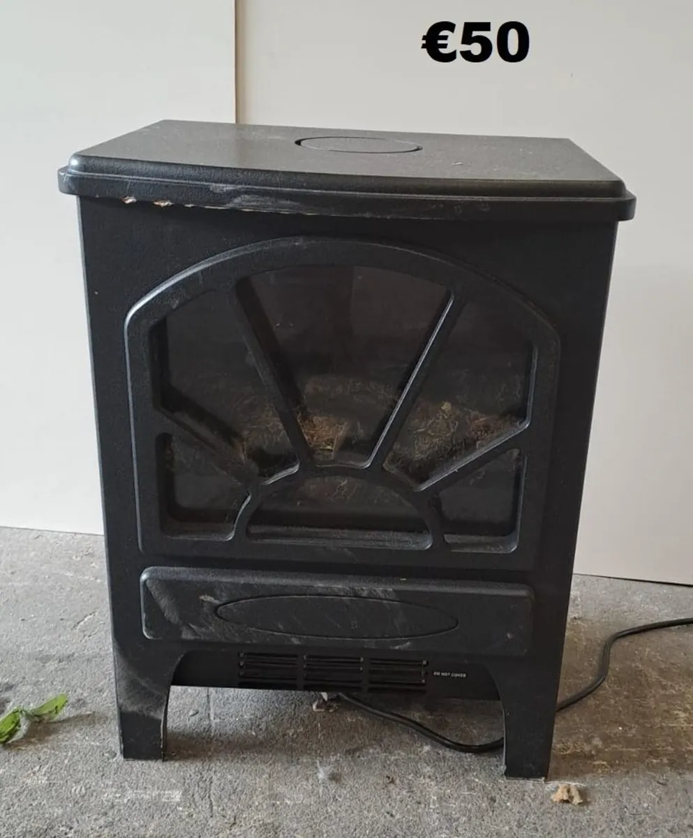 Fireplaces, surrounds & inserts - Image 1