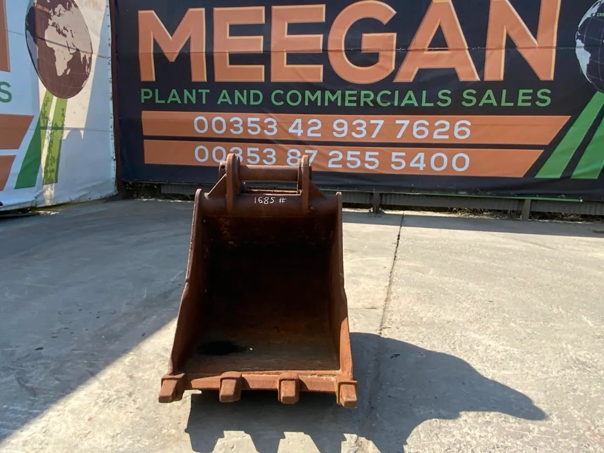 32" DIGGING BUCKET.........80mm PINS......1685. - Image 2