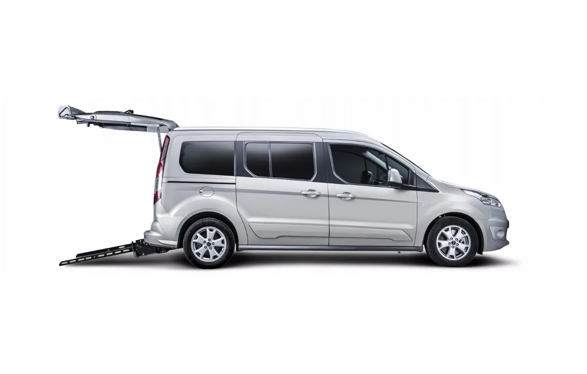 Ford Tourneo Connect 2025 / Wheelchair Accessible - Image 2