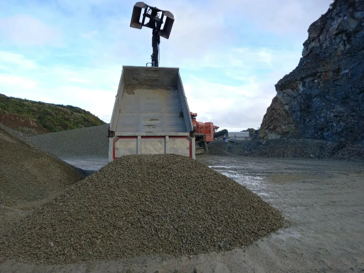 Topsoil, gravel, sand, pebble, decorative stone - Image 3