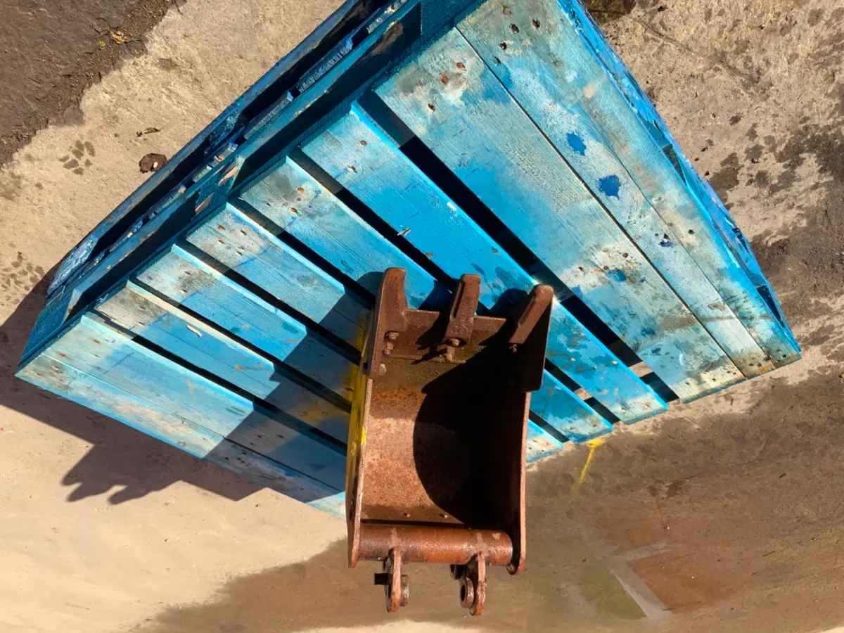 12" STRCKLAND BUCKET.......25mm PINS ....445/12 - Image 3