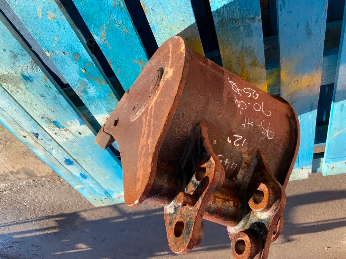 12" STRCKLAND BUCKET.......25mm PINS ....445/12 - Image 4