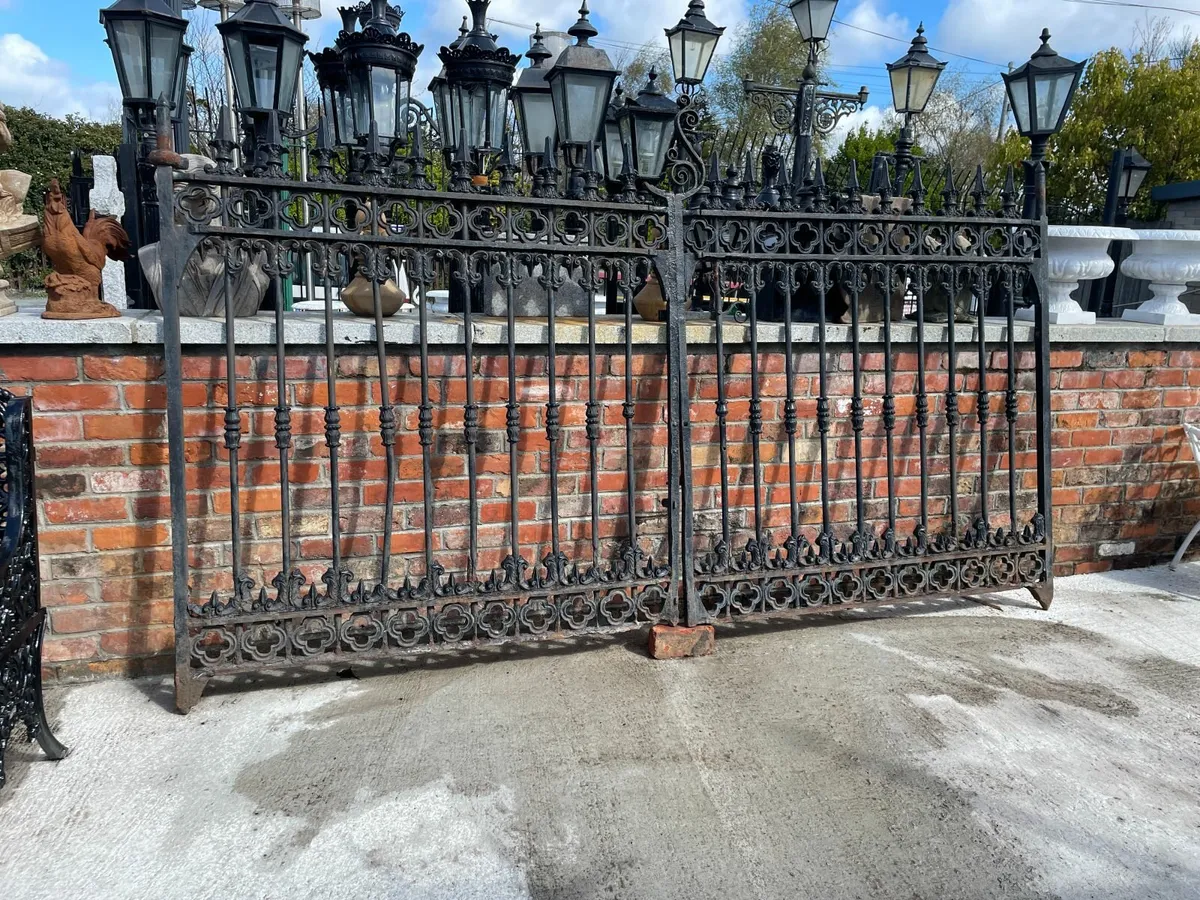 Cast iron gates