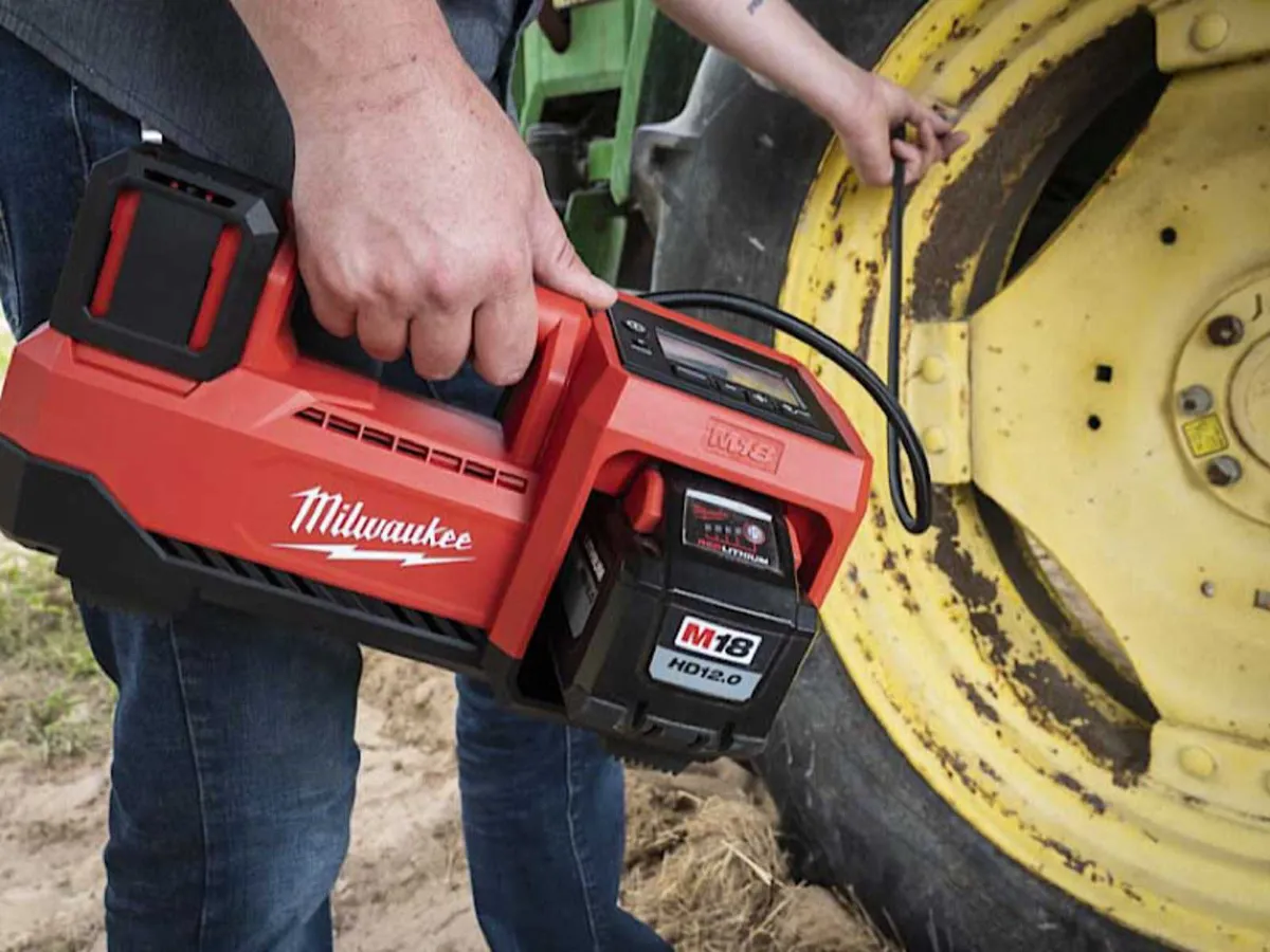 Milwaukee M18 Fuel Tyre Inflator (Bare Unit) - Image 1