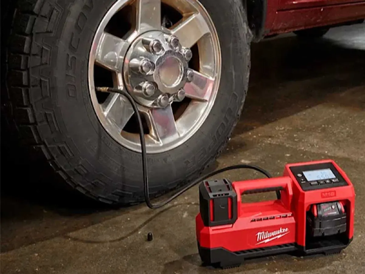 Milwaukee M18 Fuel Tyre Inflator (Bare Unit) - Image 2