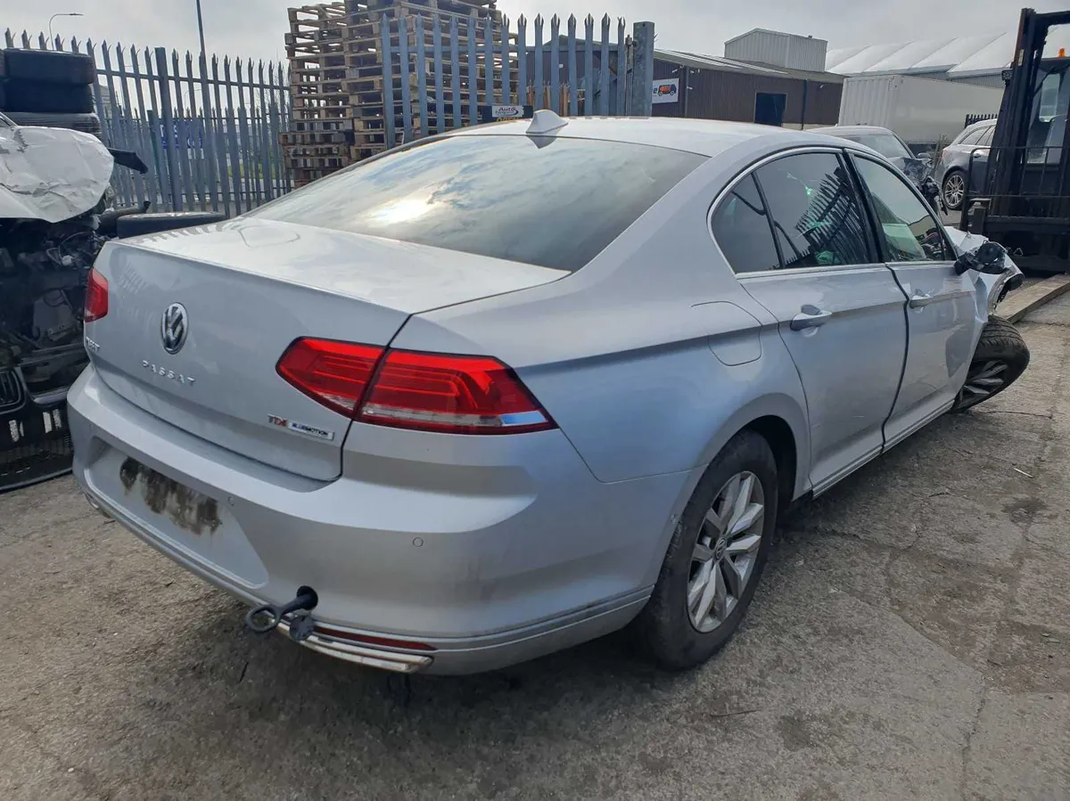 16 VOLKSWAGEN PASSAT  1.6 TDI (DCX) FOR BREAKING - Image 3