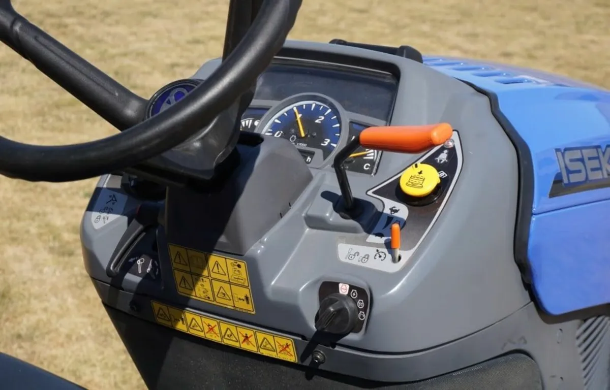 Iseki SXG324 Commercial mower - Image 3