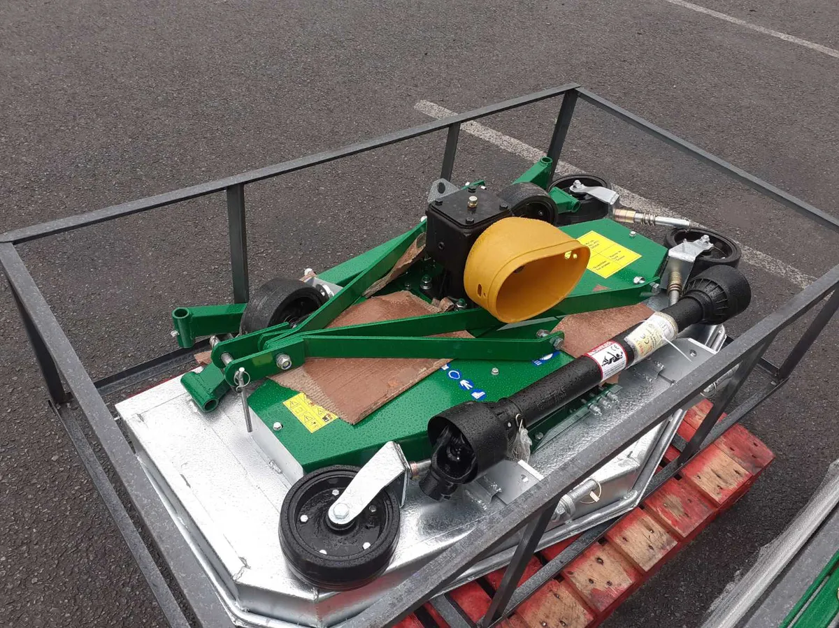 (€1550+vat=€1900) 1.8m Clontrac Finishing Mower - Image 4