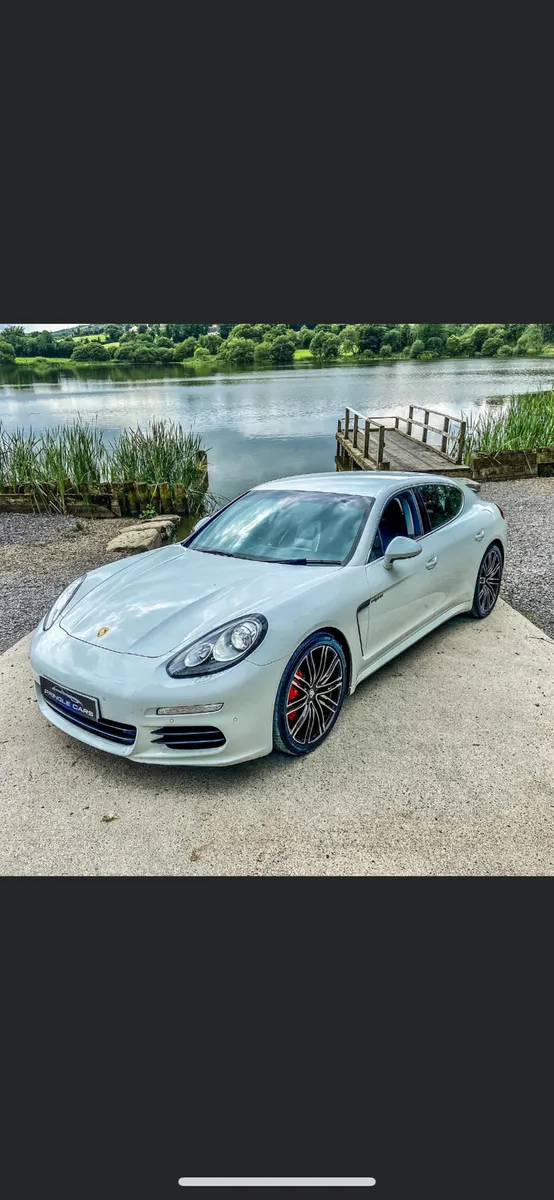 Stunning porsche panamera hybrid