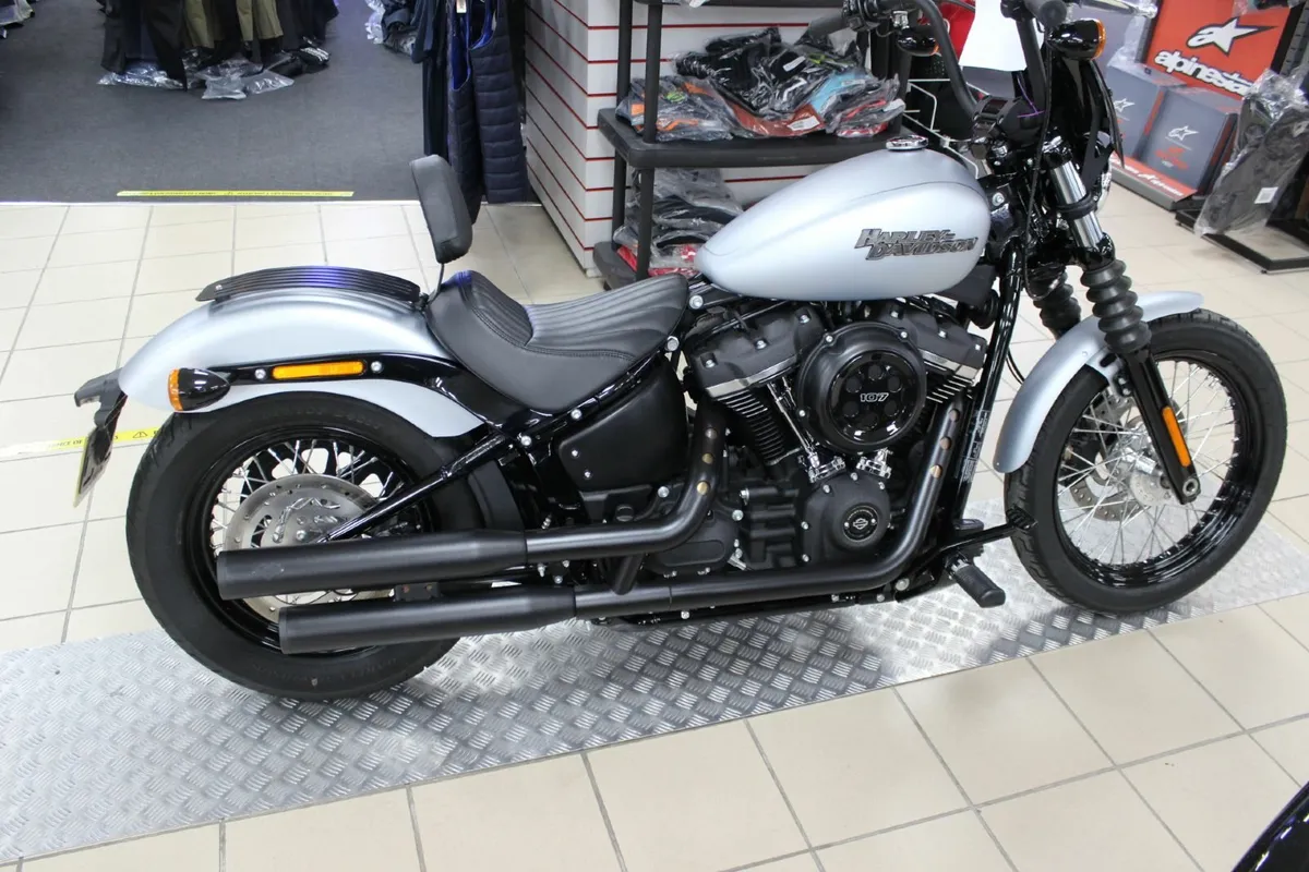 Harley Davidson FXBB Street Bob 1745cc 2021 - Image 1
