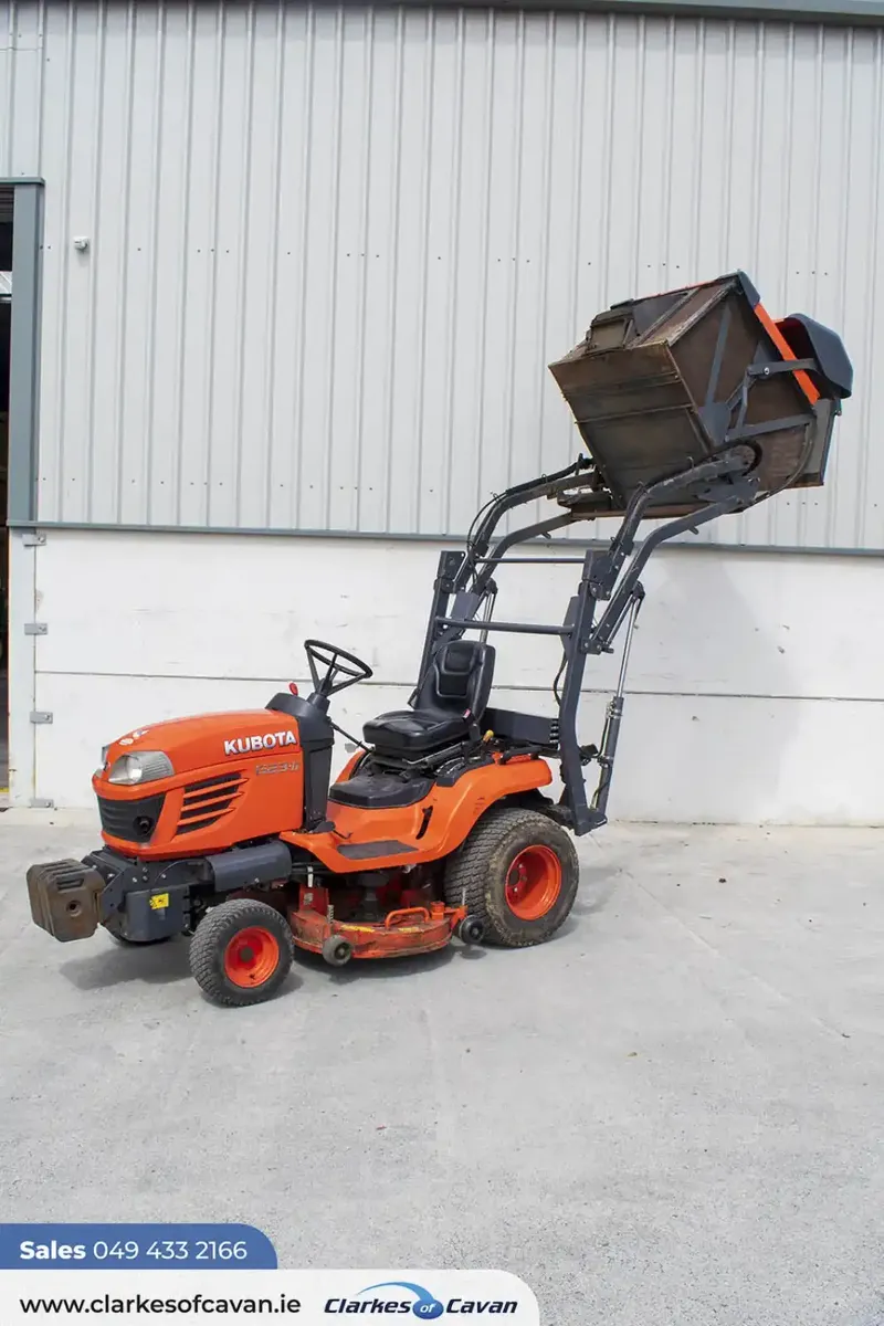 Used 2016 Kubota G23 HD Lawnmower - Image 2