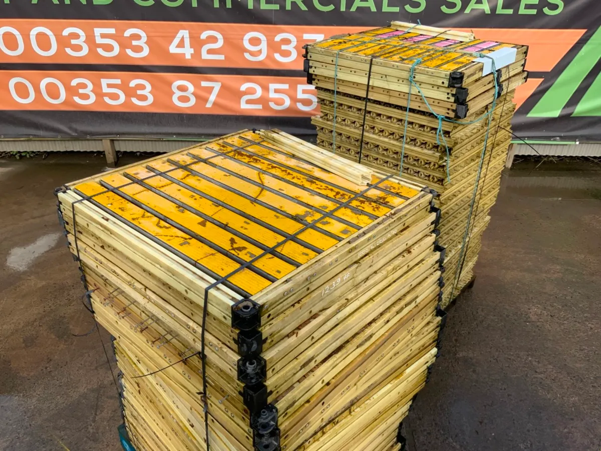 PLASTIC ground mats .....7 euros each. - Image 4