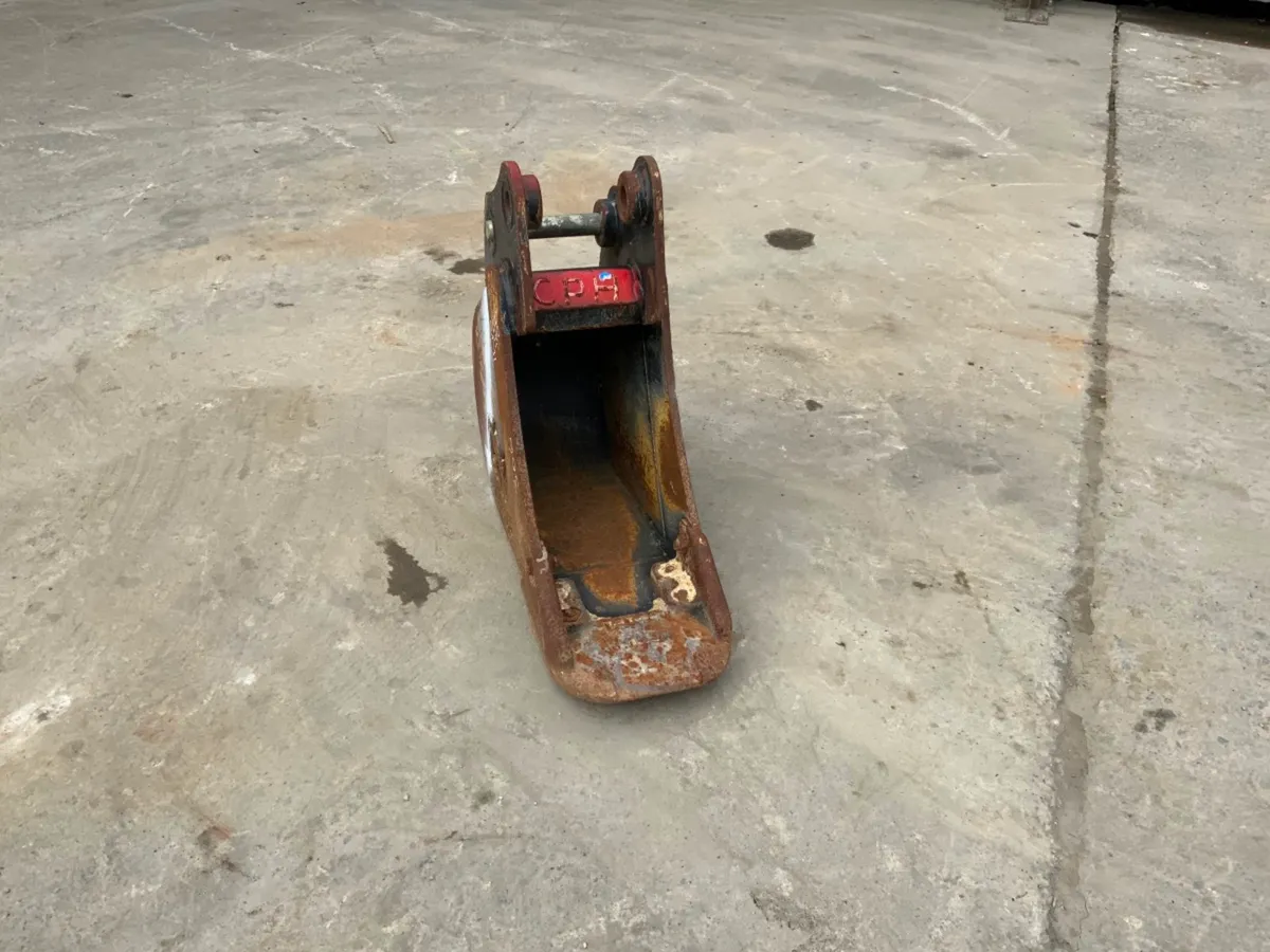 9" RHINOX BUCKET.....30mm PINS.....1219/1 - Image 2