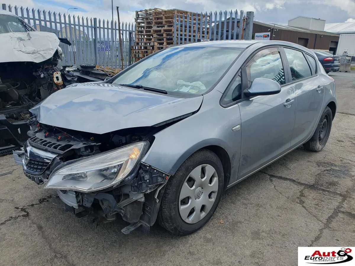 11 OPEL ASTRA  1.3 CDTI FOR BREAKING - Image 1