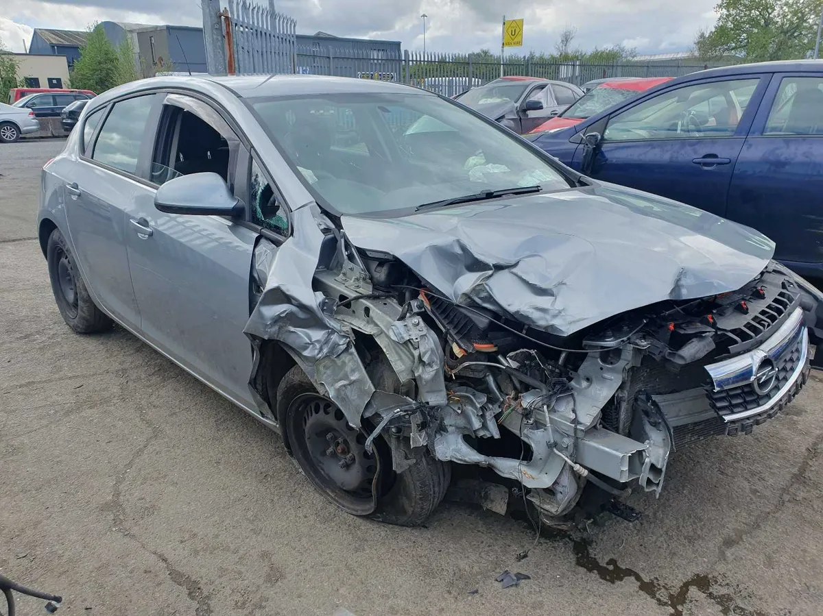 11 OPEL ASTRA  1.3 CDTI FOR BREAKING - Image 2