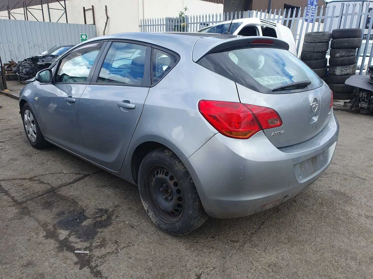 11 OPEL ASTRA  1.3 CDTI FOR BREAKING - Image 4