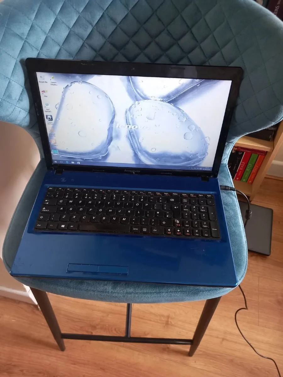 Lenovo G580 laptop. Finished in Blue. Windows 10 - Image 1