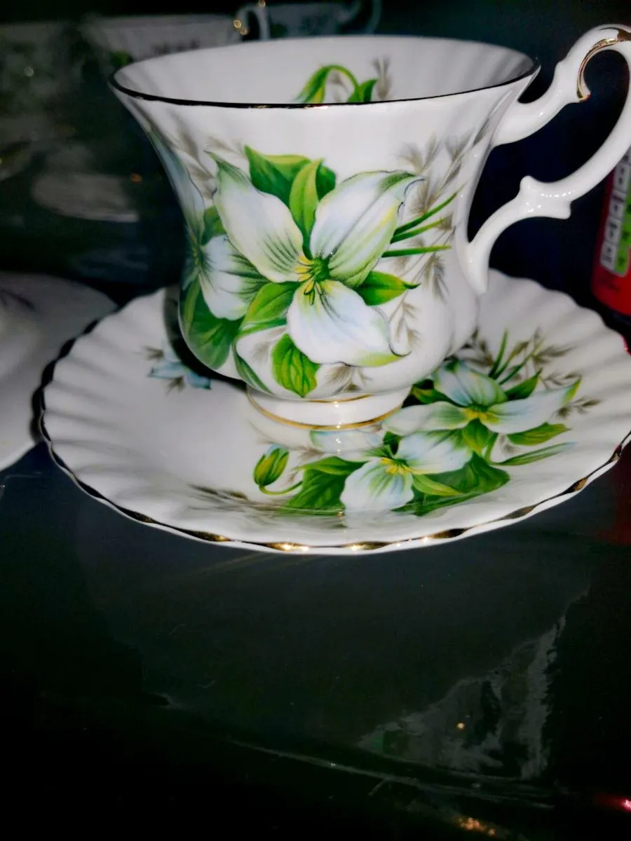 Royal Albert Trillium teaset of 18 - Image 2