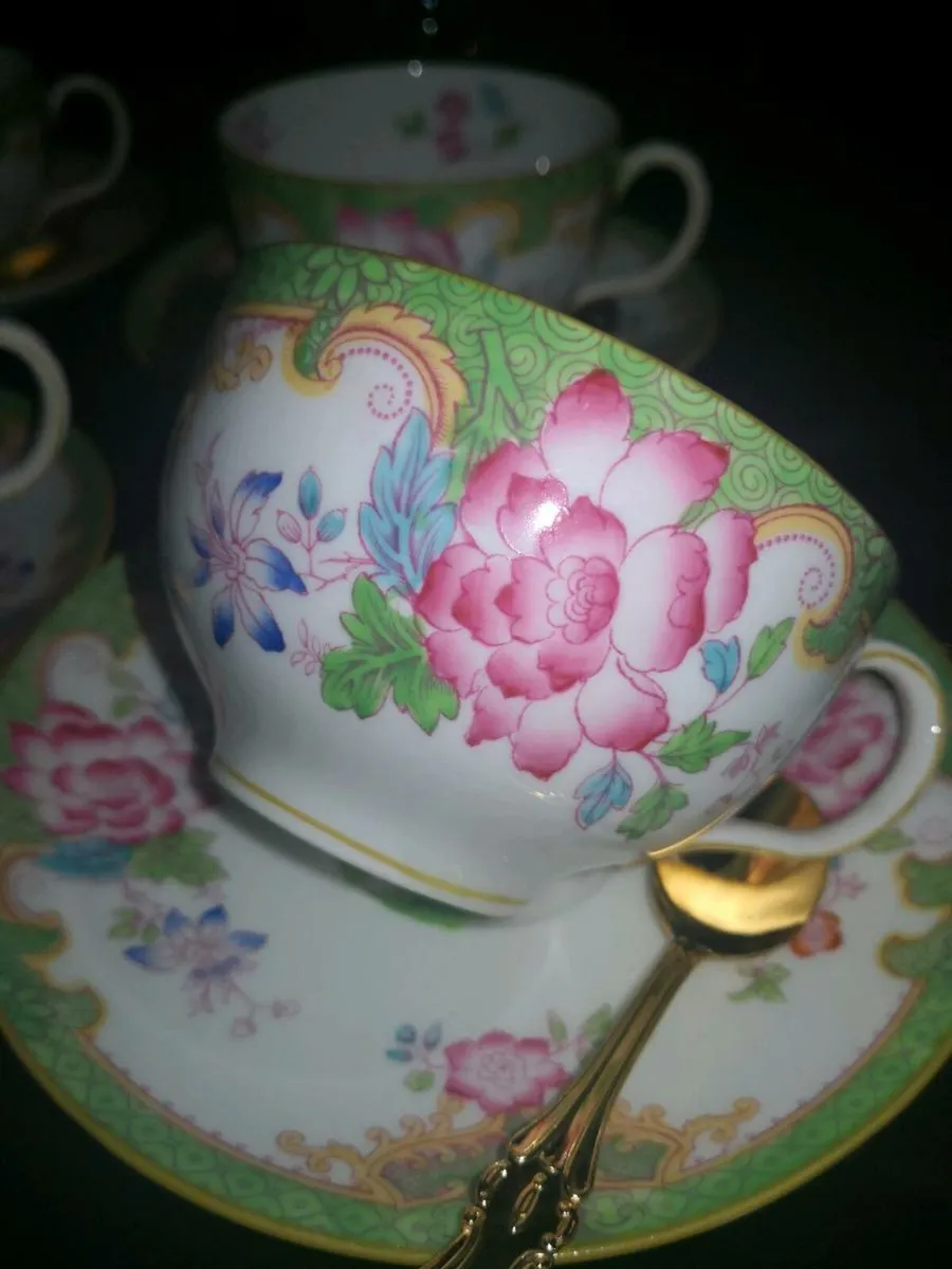 Stunning Royal Doulton teaset - Image 2