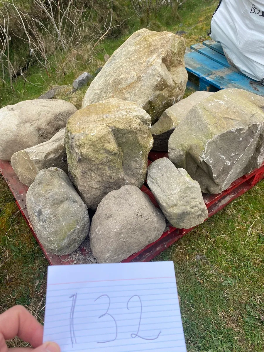 30 large / medium Cream Cotswold Boulders ( ref132 - Image 2