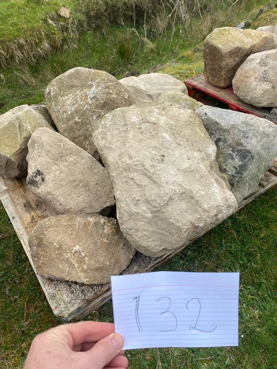 30 large / medium Cream Cotswold Boulders ( ref132 - Image 4