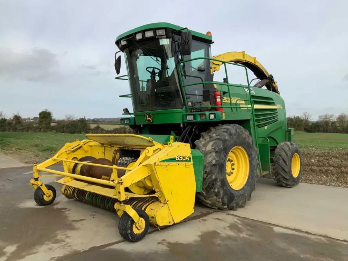 John Deere 7400