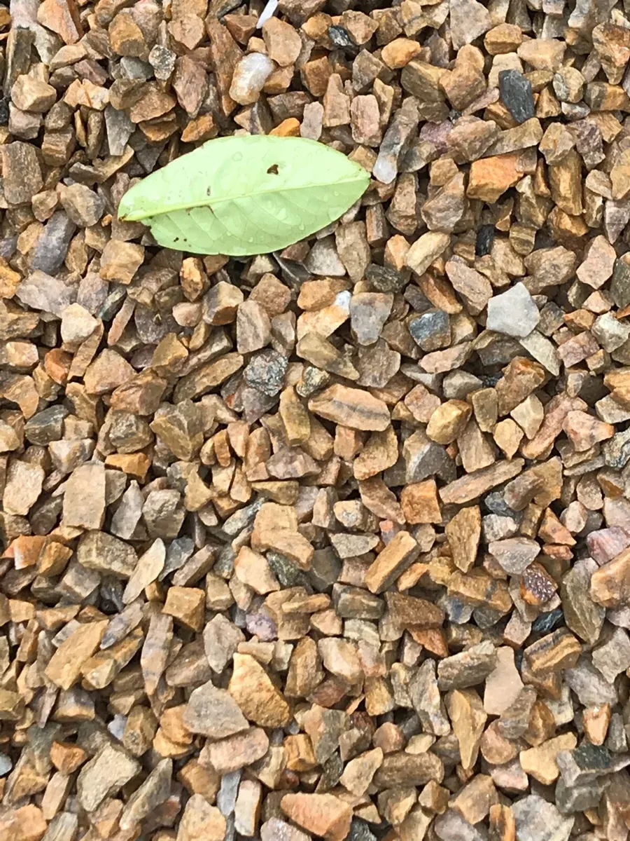 Topsoil,, Bark Mulch ,,,Beach Pebble - Image 1