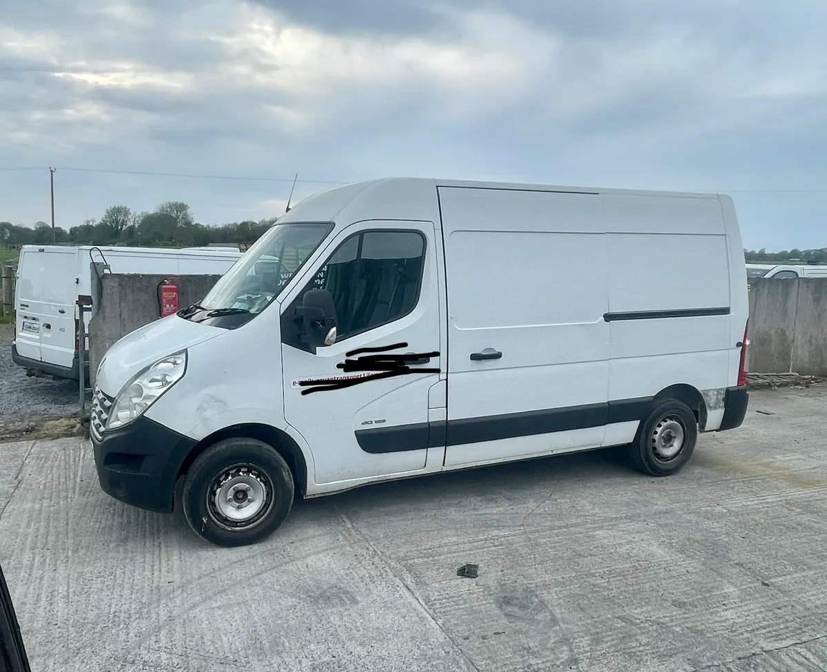 141 Renault master 2.3 dci fwd for dismantling