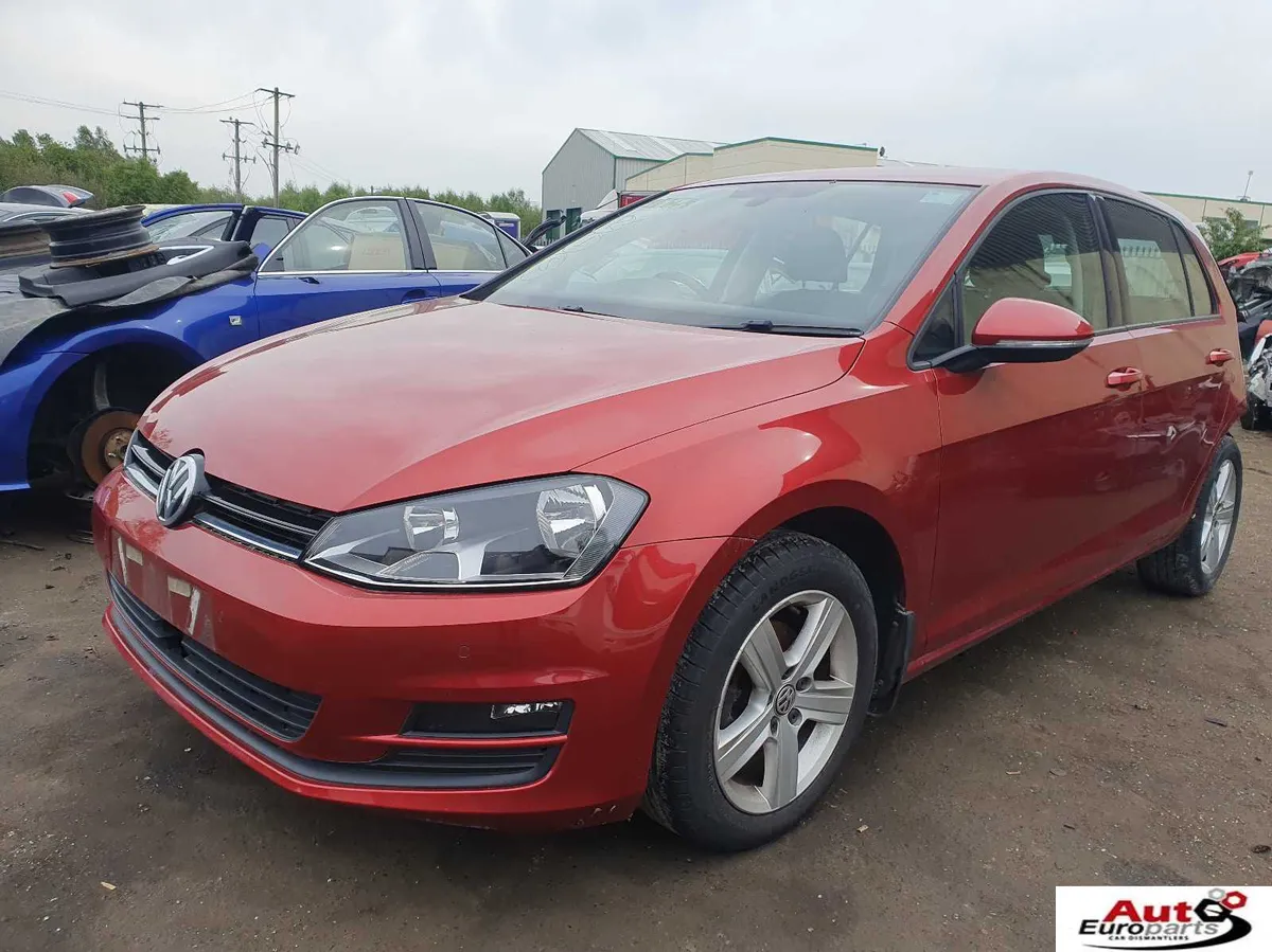 15 VOLKSWAGEN GOLF  1.6TDI CLH FOR BREAKING - Image 1
