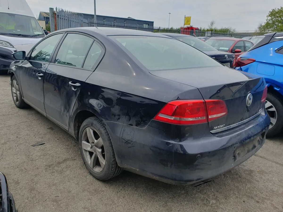12 VOLKSWAGEN PASSAT  2.0 TDI (CFF) FOR BREAKING - Image 3