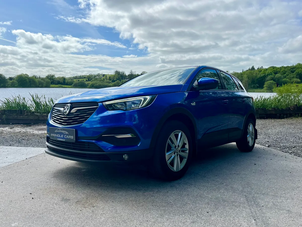 Showroom condition Opel grand land x automatic - Image 2