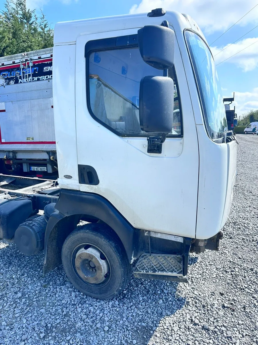 Breaking Lf Daf 45 & AUTO , Merc & Renault - Image 2