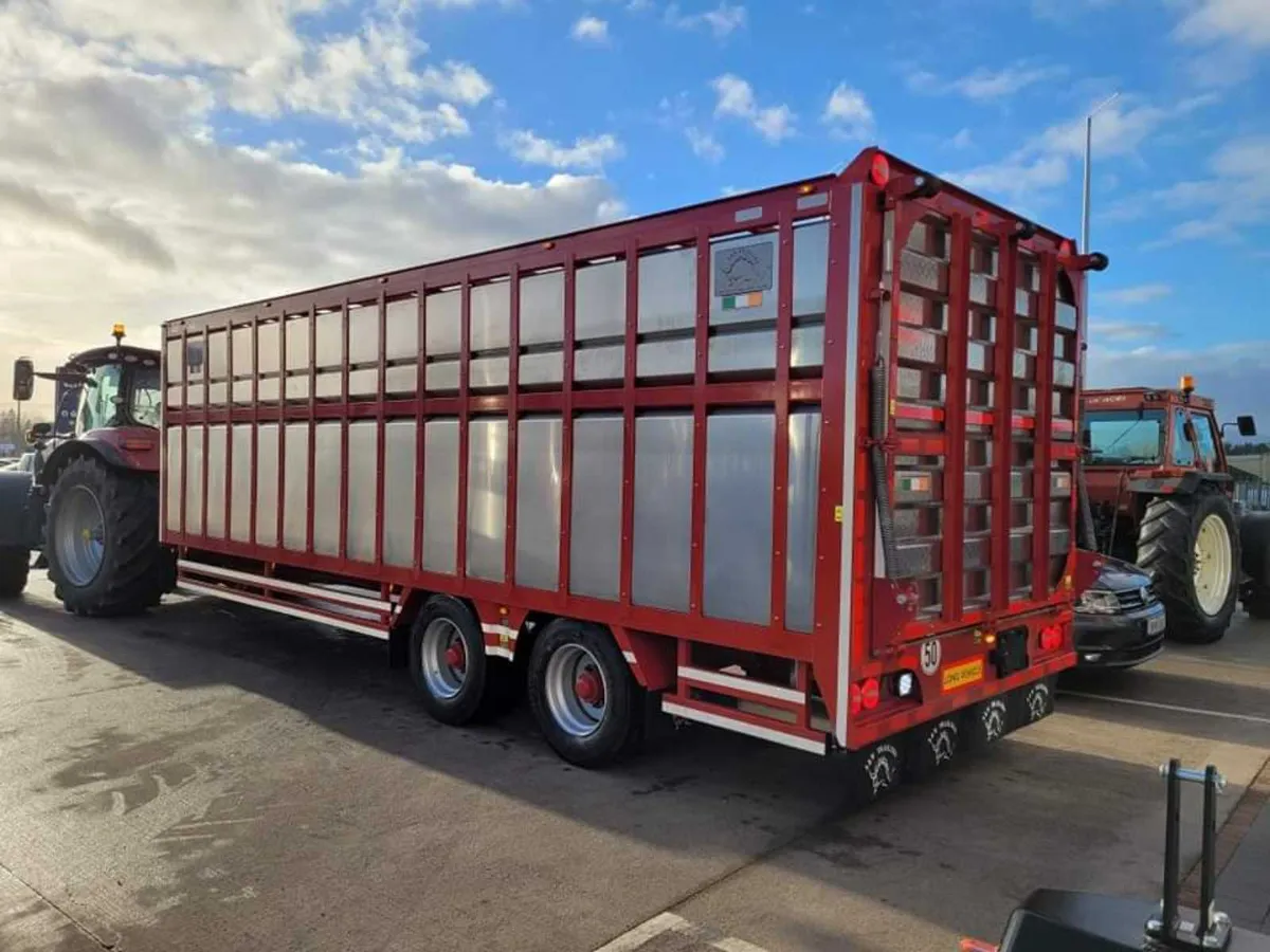 A&W Cattle Livestock 28 foot in Stock - Image 3