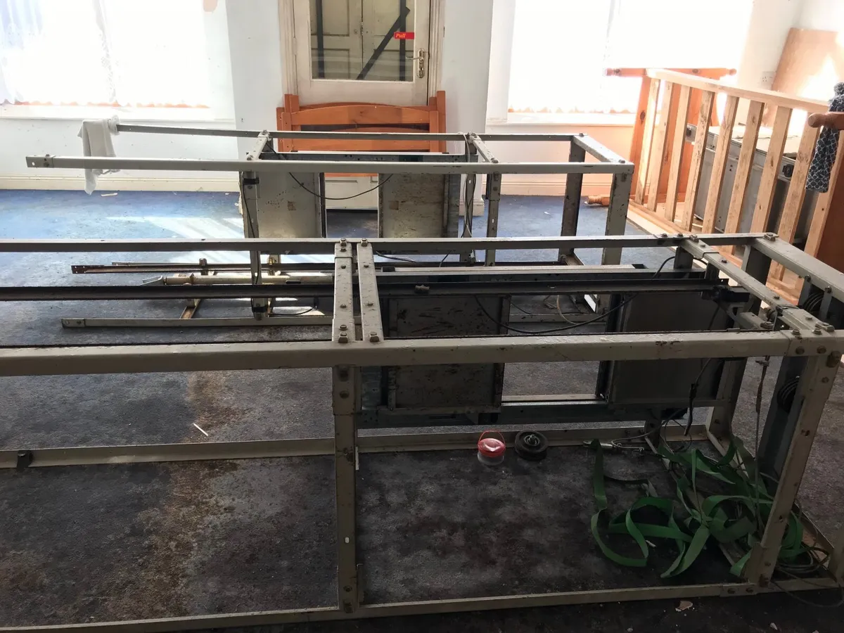 Dum waiter elevator - Image 1