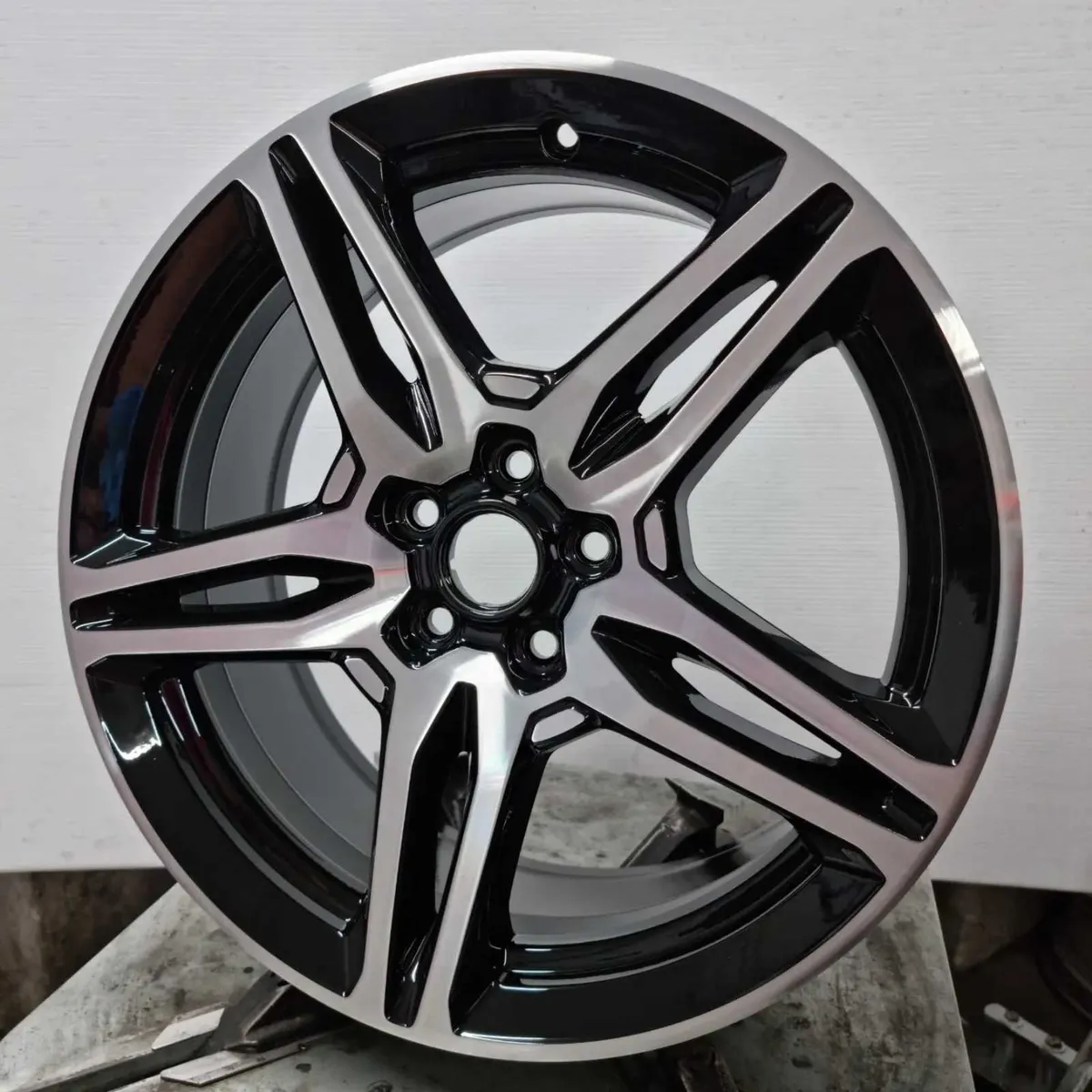 Professional Alloy Wheel Repair/Powder Coating - Image 2