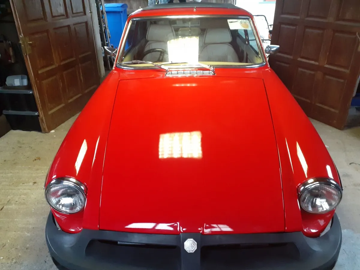 MGB GT Rolling Project car - Image 2