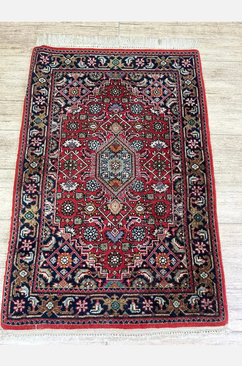 Original hand knotted P.ersian rug with label - Image 1
