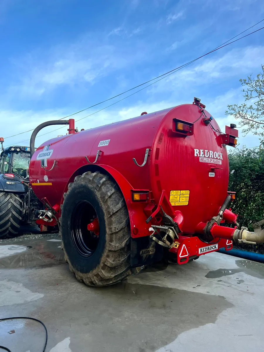 Self Drive  2500gal Tanker Hire Available - Image 1
