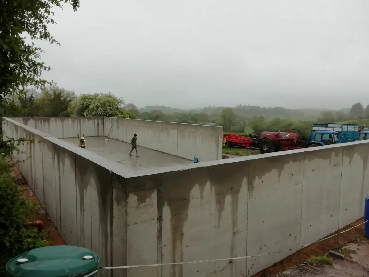 Shuttering/concrete crew - Image 2