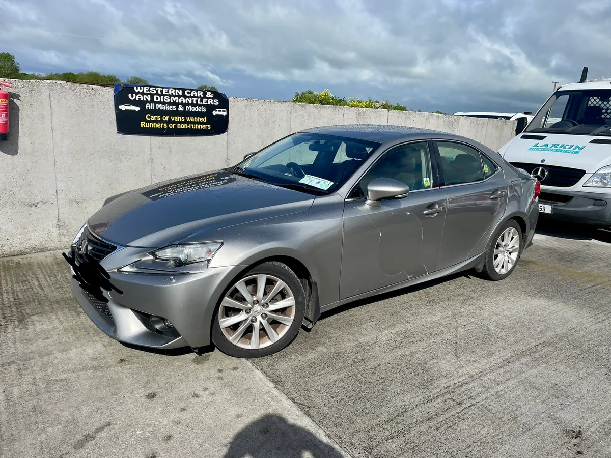 142 Lexus is300 2.5 petrol for dismantling - Image 1