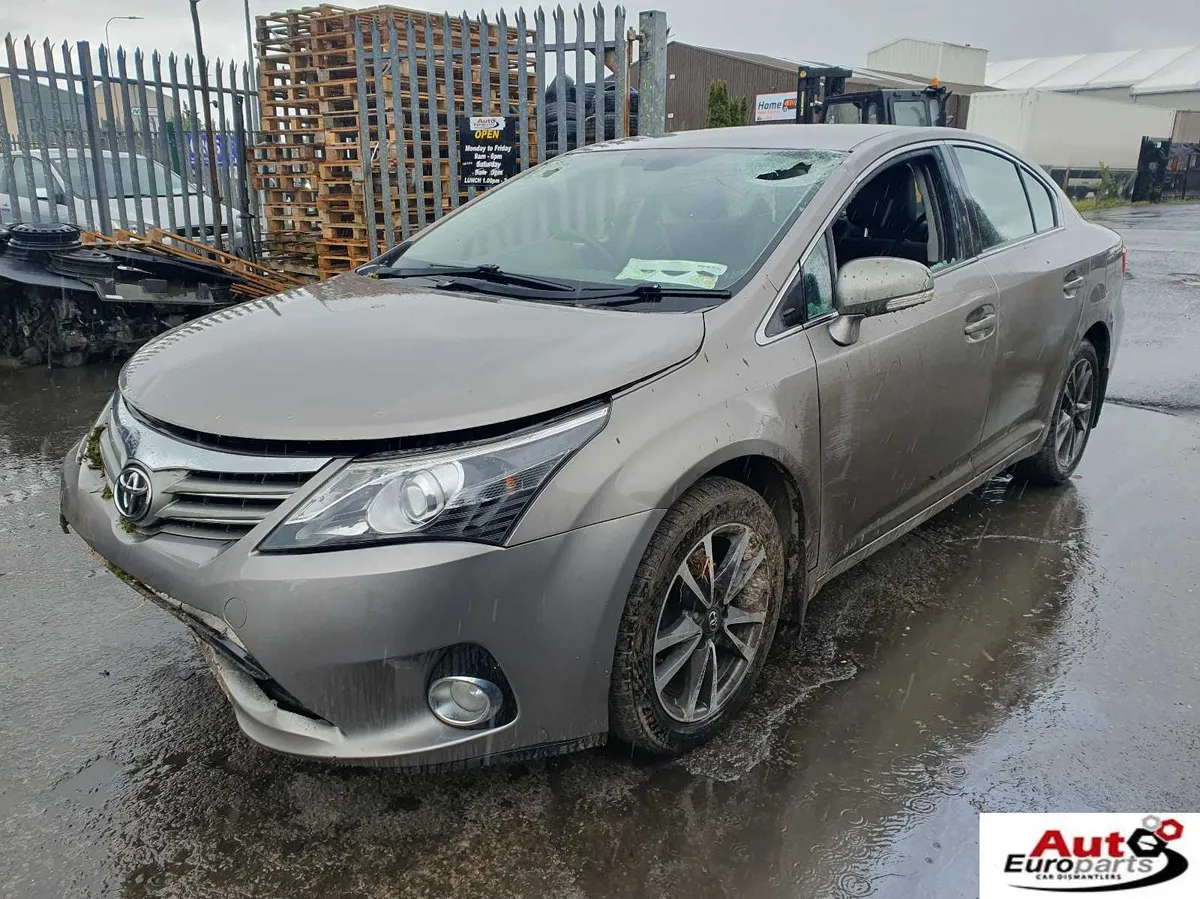 15 TOYOTA AVENSIS  2.0 D-4D FOR BREAKING - Image 1