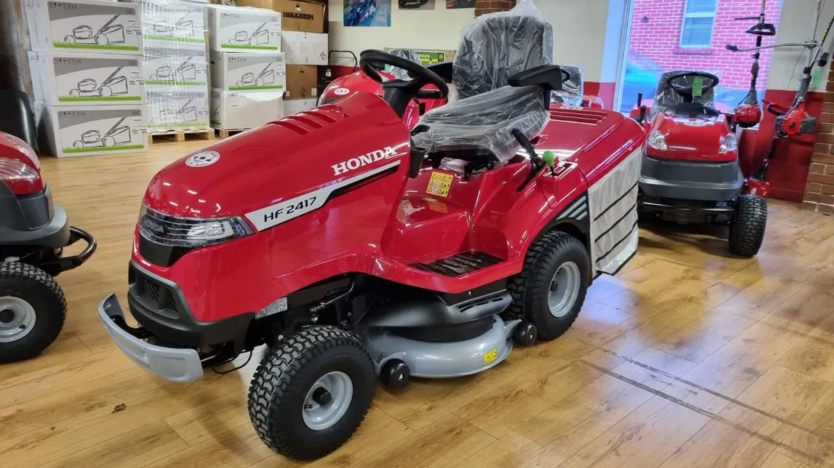 Honda Ride on Lawnmower SALE! - Image 4