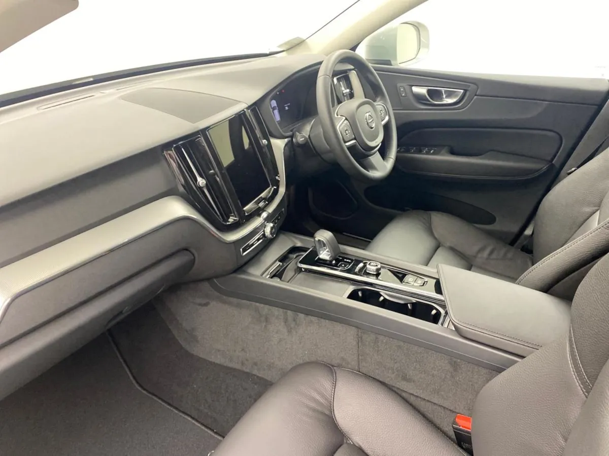 Volvo XC60 T6 Phev Recharge Bright Core - Image 4