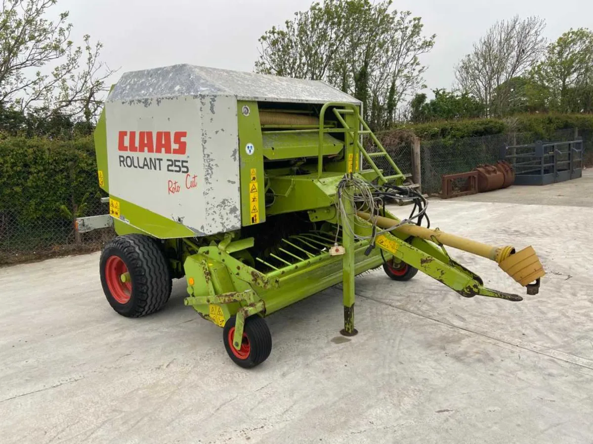 John Deere 578 and Claas Round Balers for Export - Image 4