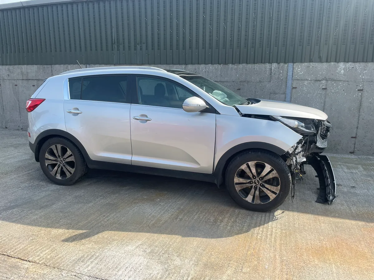 2012 Kia spotage 1.7 cdti for dismantling - Image 1