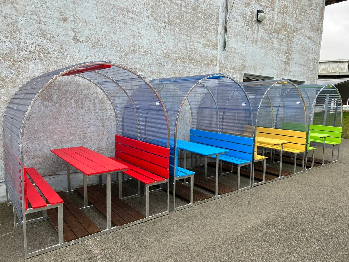 Outdoor dining pods