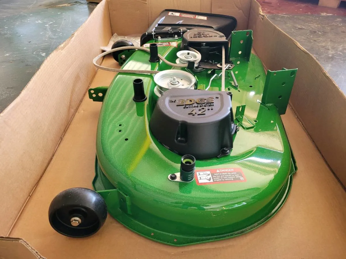 John Deere mower deck CALL **0646632328** - Image 4