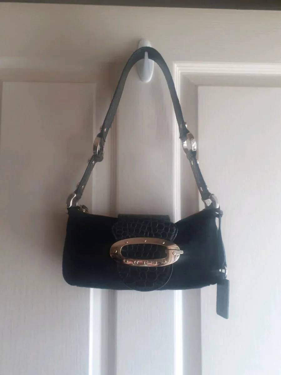 Guess By Marciano Timeless  Black Baguette Bag
